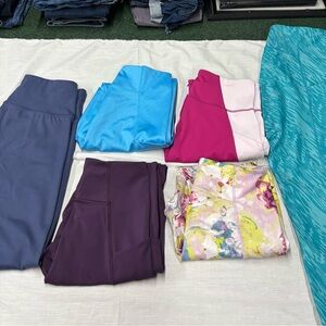 6 pair of capri workout/yoga pants. Size medium